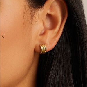 Gorjana reed huggies